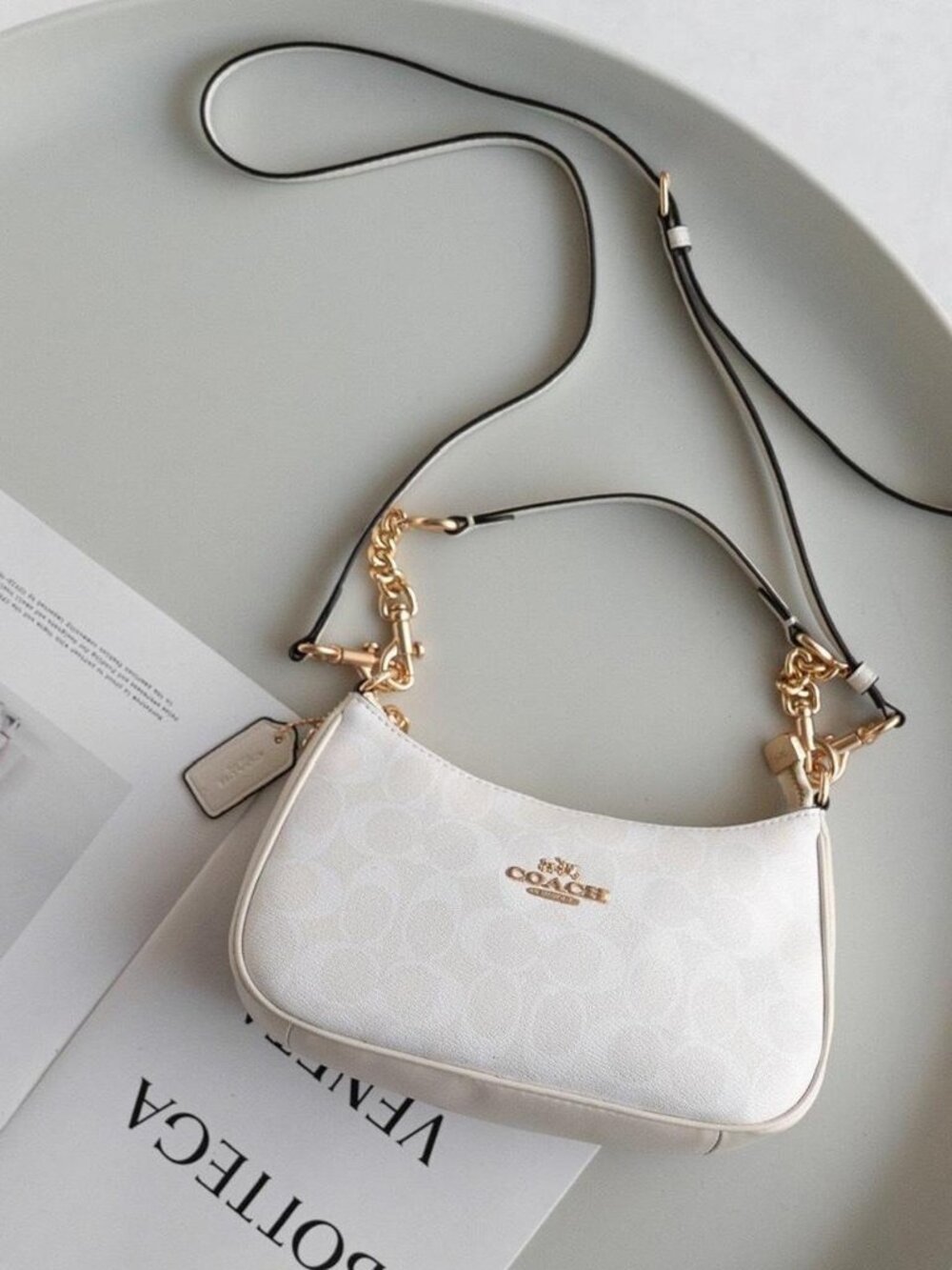 Beautiful white Coach Teri shoulder bag 🤍✨